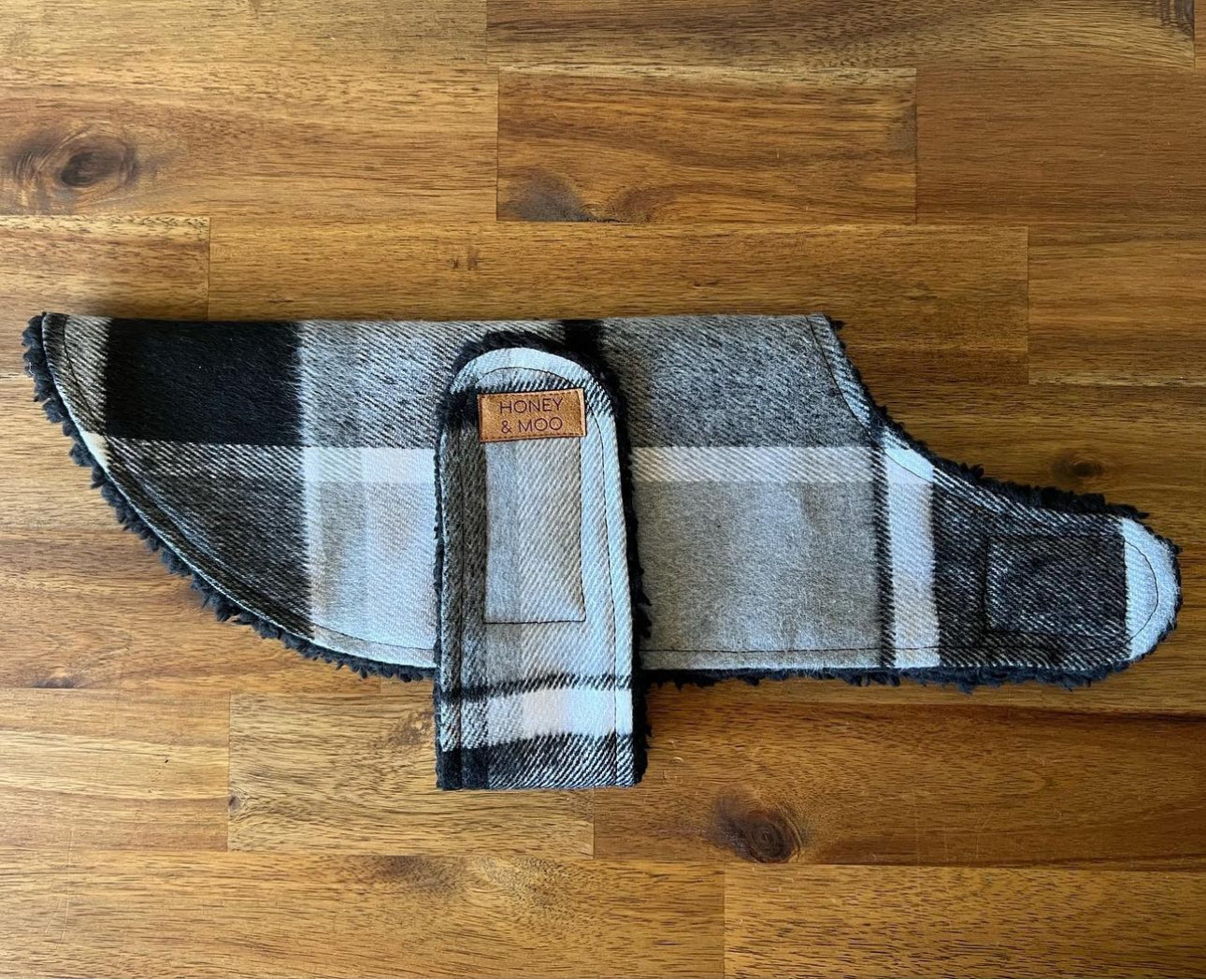 Cozy - Monochrome tartan