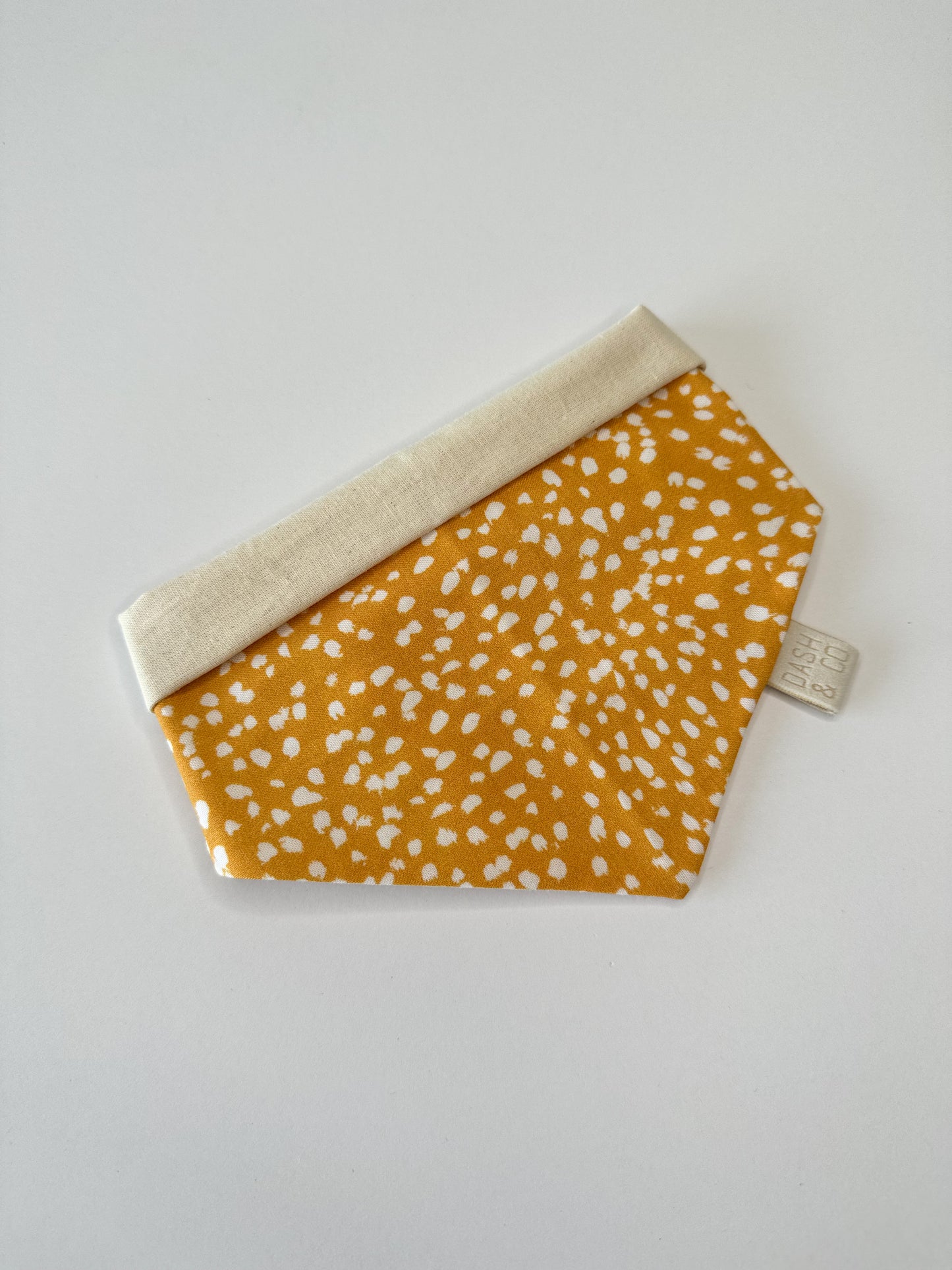 Aster bandana